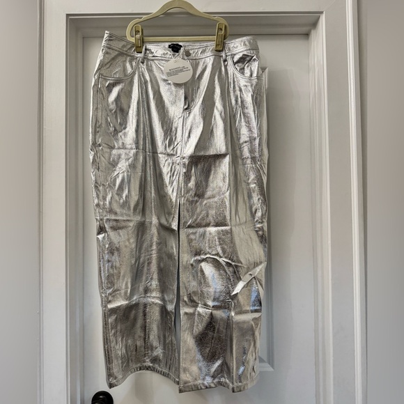 Silver Metallic Maxi Skirt - Picture 2 of 4